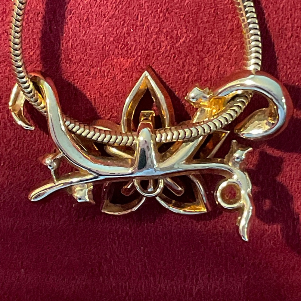 Vintage signed Crown Trifari Alfred Philippe
Necklace w/snake chain. See desc. - Picture 6 of 7